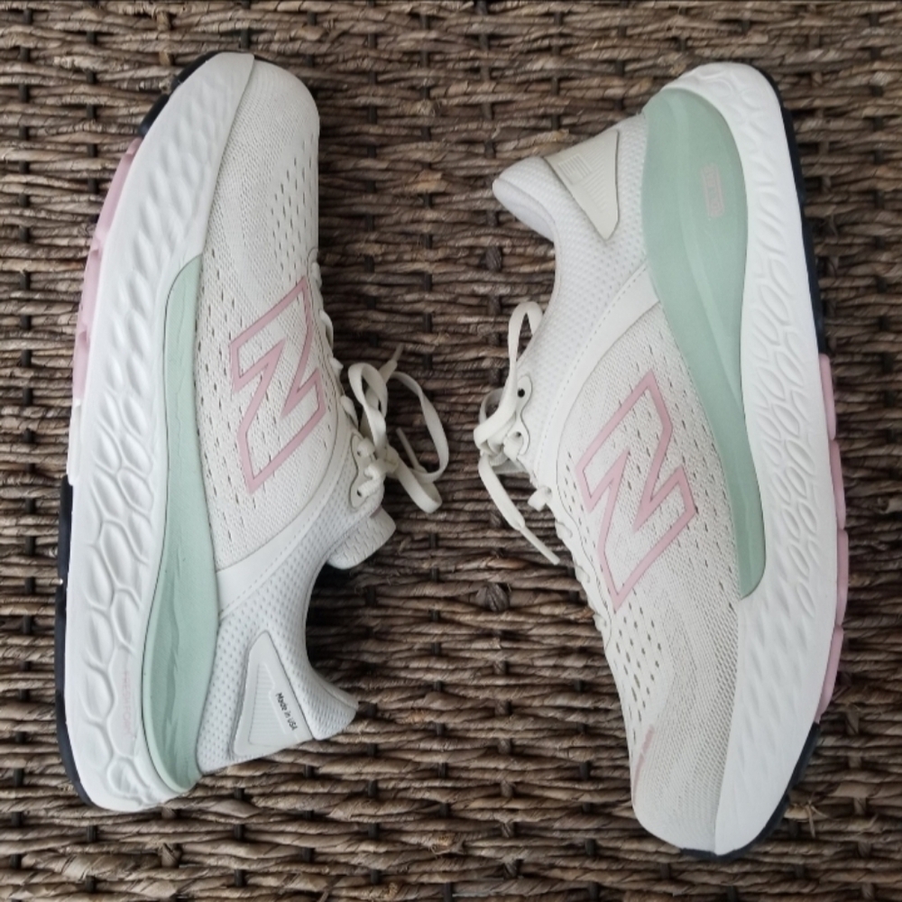 New Balance 1540 NEUTRAL Running Shoes (Women 9.5D)WIDE Walking Sneakers - Picture 3 of 10